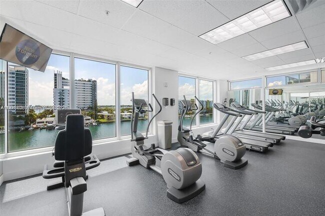 Building Photo - 7928 East Dr