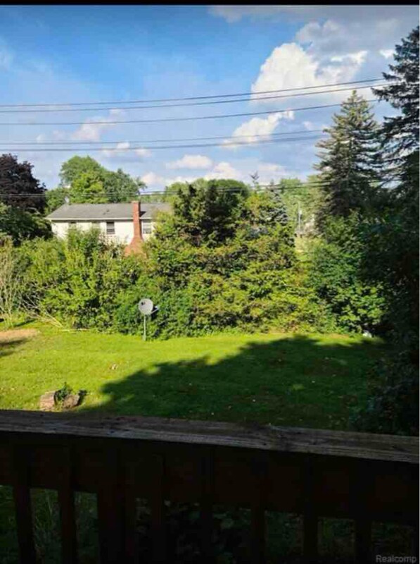 Building Photo - 28290 Inkster Rd