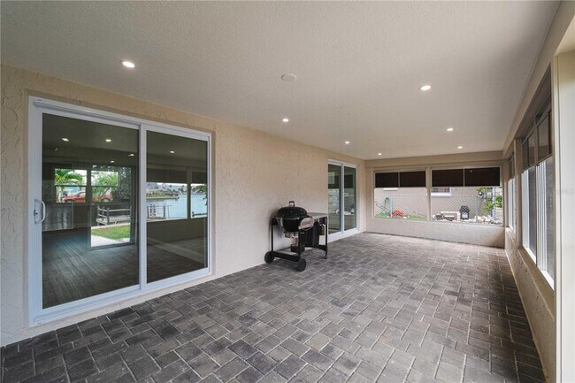 Building Photo - 6617 Harbor Dr