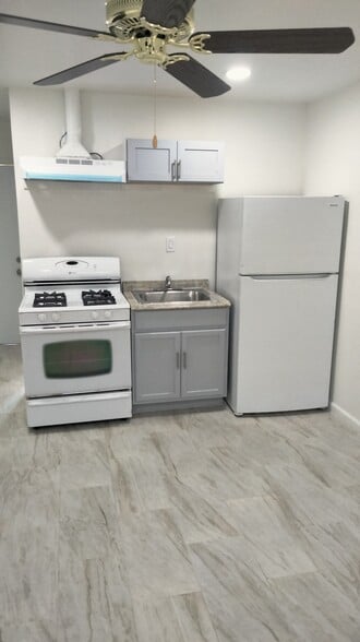 Building Photo - 3938 N Bonita St