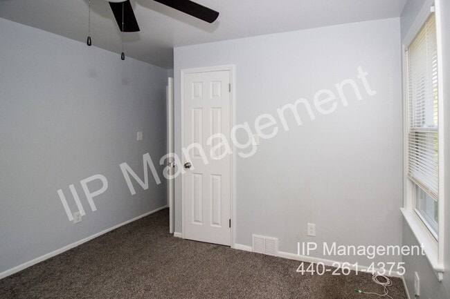 Building Photo - 4086 Hinsdale Rd