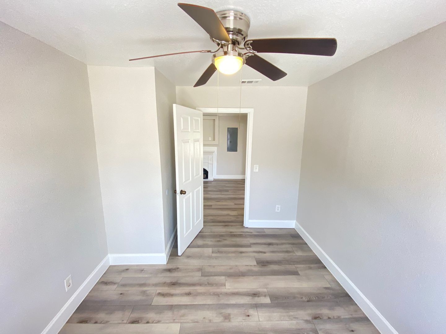 Building Photo - 812 W Livingston St