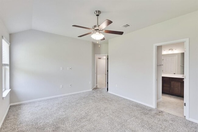 Building Photo - 145 Pine Island Ln