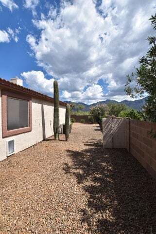 Building Photo - 3 Bedroom, 2 Bathroom Home with Amazing Views