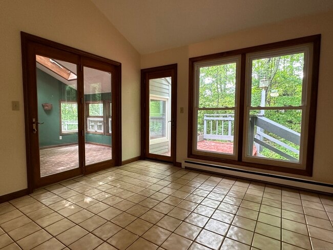 Building Photo - 286 N Bridebrook Rd