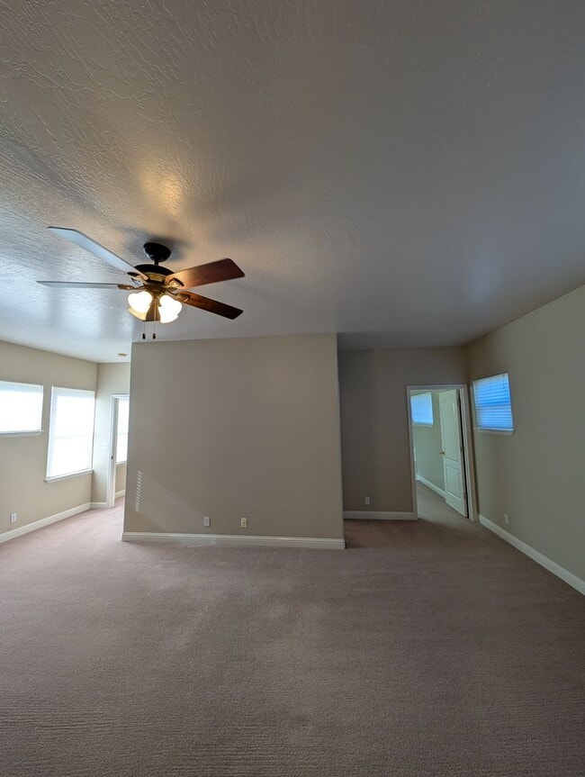 Building Photo - 1366 Delphic Way
