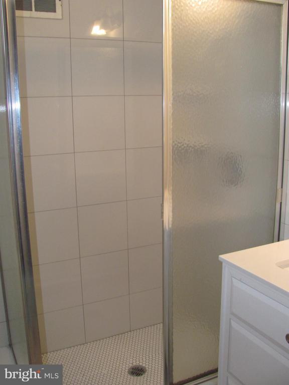 Building Photo - 516 Morgan Ave