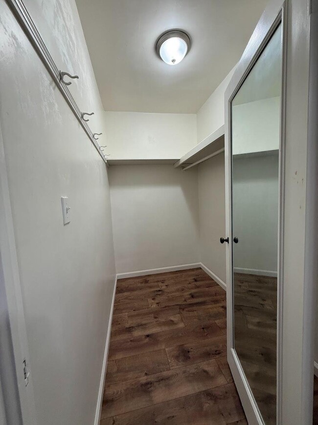 Building Photo - 10608 S Zediker Ave