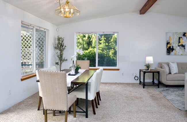 Building Photo - 13315 Lost Lake Rd