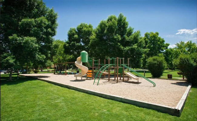 Building Photo - CHARMING 2 Bed 2 Bath Condo in Gunbarrel- ...