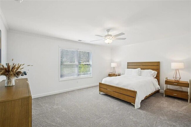 Building Photo - 4067 Hillmont Ln