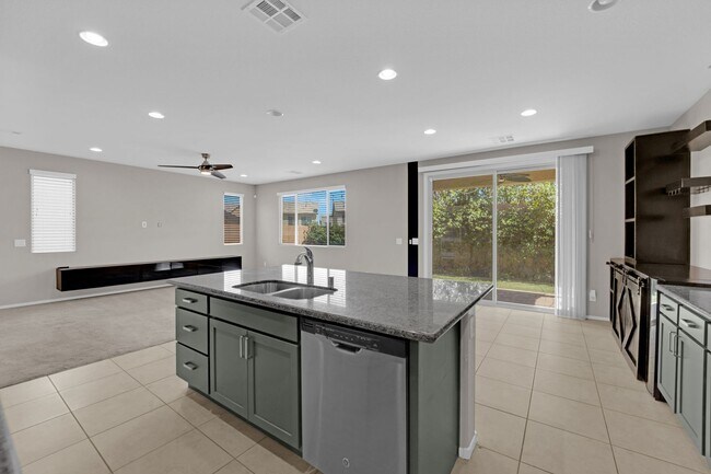 Building Photo - Beautiful House near Durango Curve