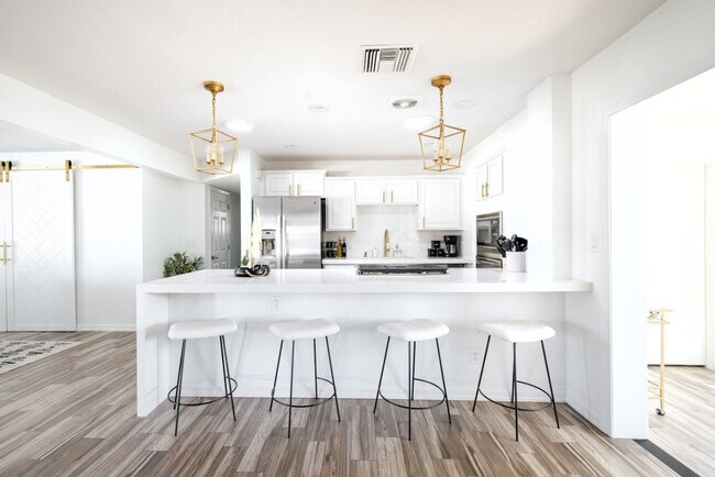 Building Photo - 3507 N 63rd Pl