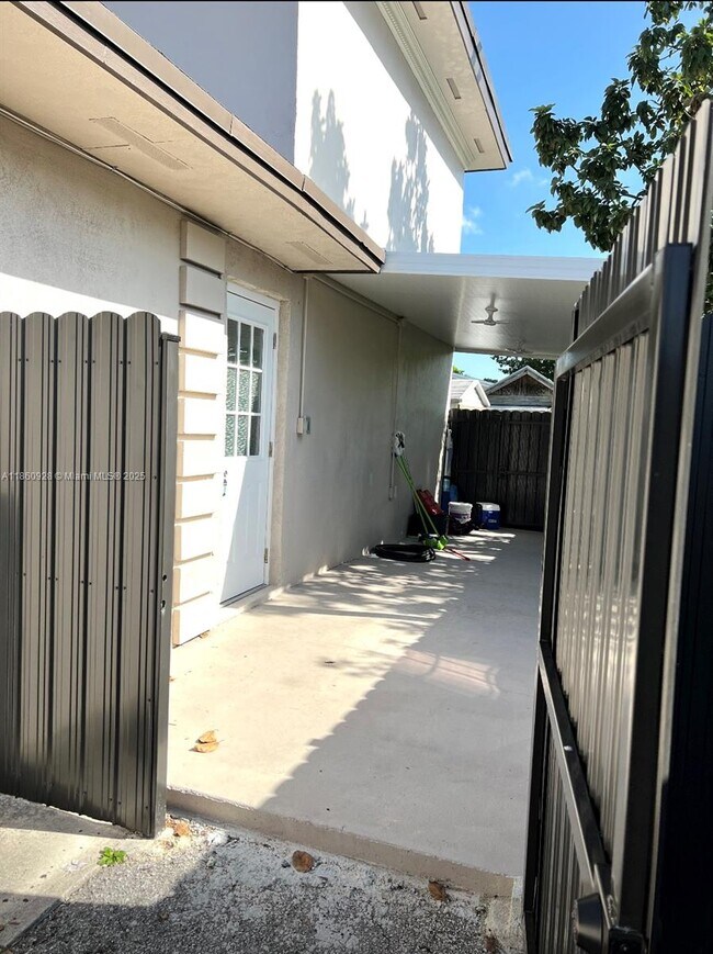Building Photo - 30701 SW 150th Ave