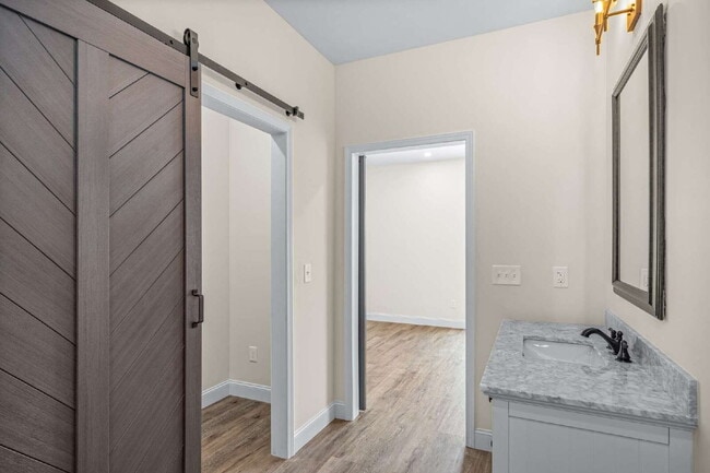 Building Photo - "Brand New 3-Bed, 3-Bath Retreat with Modern LVP Flooring in the Heart of Fort Payne!"