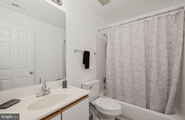 Building Photo - 1025 Gardenview Loop