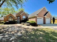 Building Photo - 103 Oros Point