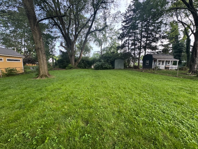 Building Photo - 1069 Caniff Rd