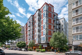 Building Photo - Mural