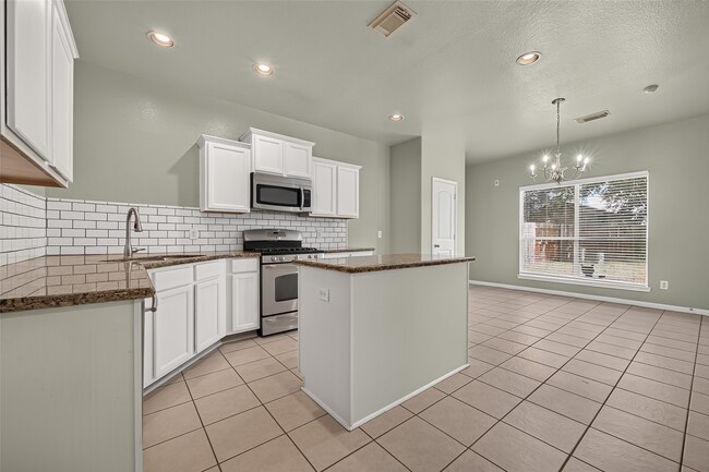 Building Photo - 2110 Castle Gardens Ln
