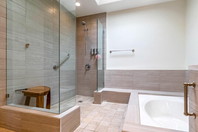 Building Photo - 6 Colgate Dr