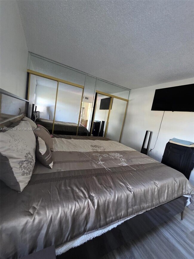 Building Photo - 506 NW 87th Ave