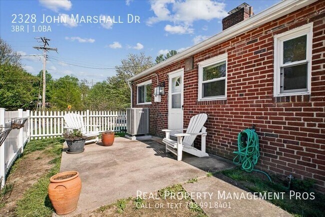 Building Photo - 2328 John Marshall Dr