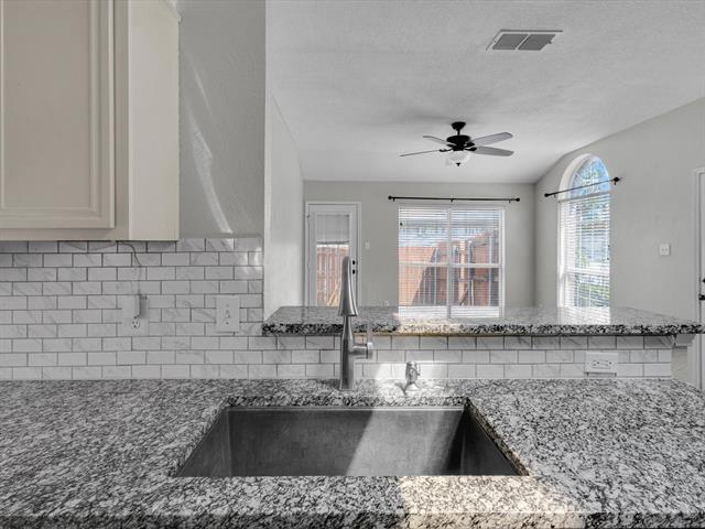 Building Photo - 5920 Heatherglen Terrace