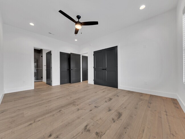 Building Photo - 252 River Valley Cir