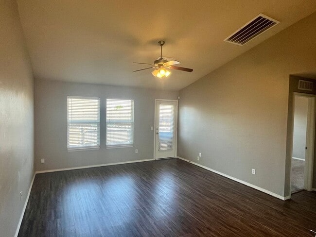 Building Photo - Cute 3 Bed, 2 Bath In Deer Creek Schools