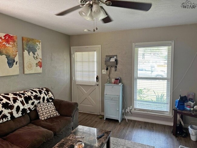 Building Photo - 5012 Lakefront Dr