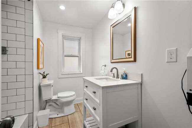 Building Photo - 1207 Linden Pl