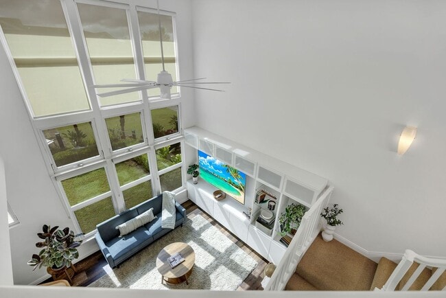 Building Photo - Spacious Upcountry Townhome with Ocean Vie...