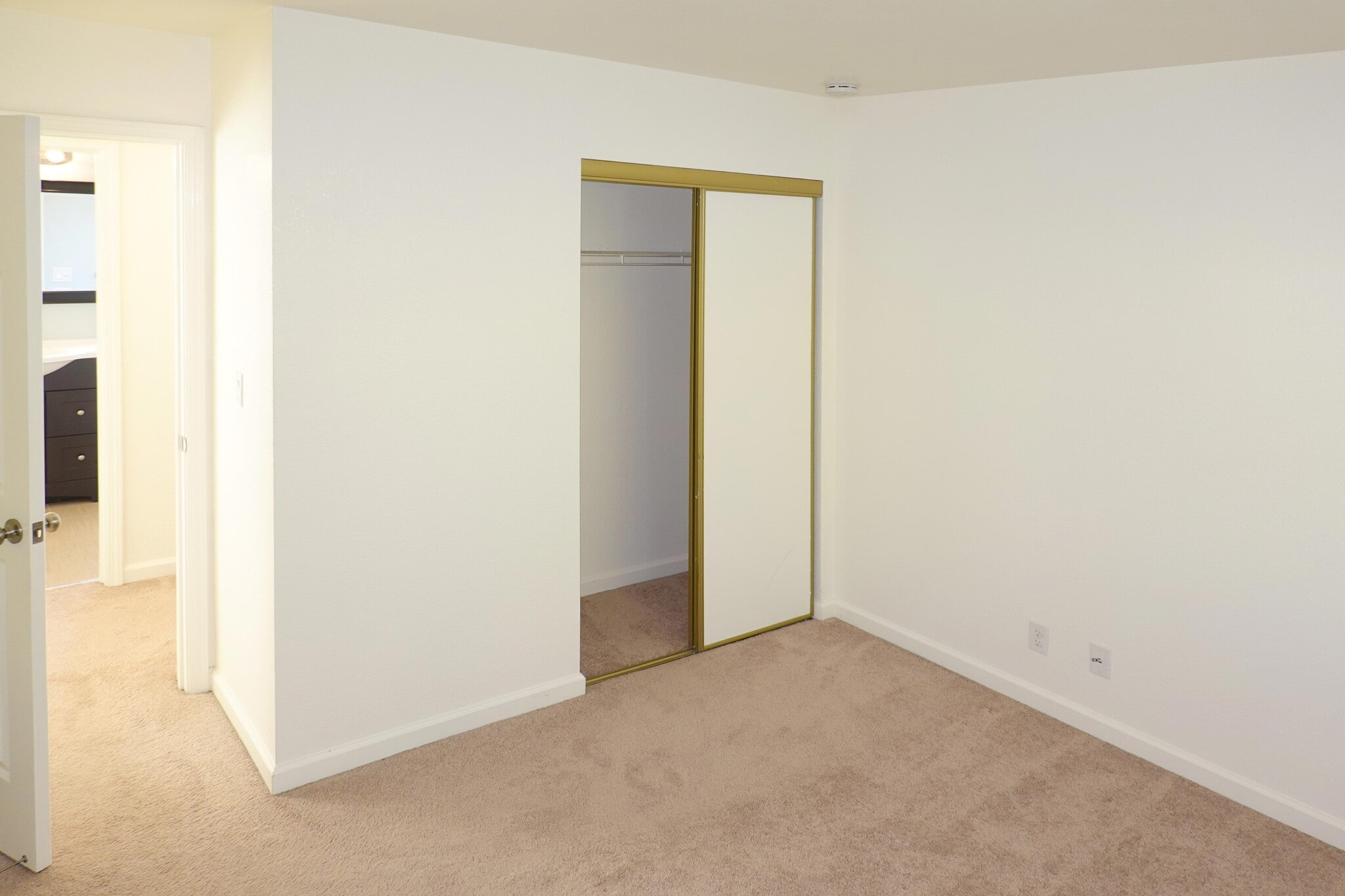 Bedroom 2 - 1013 Woodside Rd