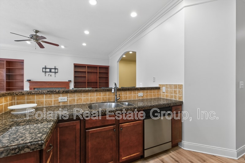 Building Photo - 108 Manchester Dr