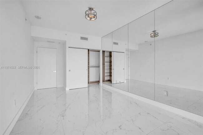 Building Photo - 17111 Biscayne Blvd