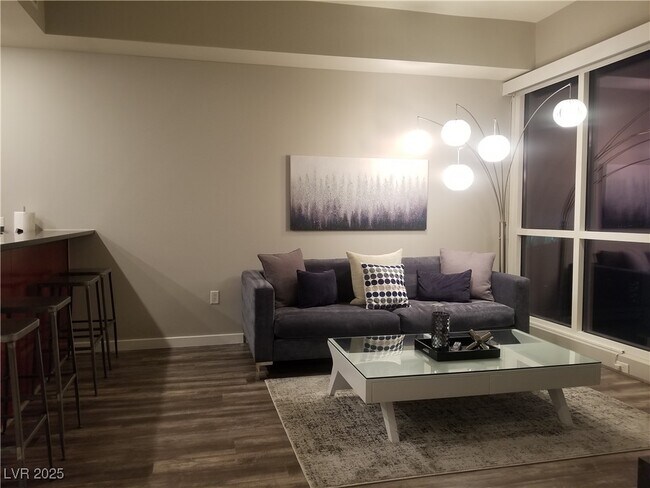 Building Photo - 4575 Dean Martin Dr
