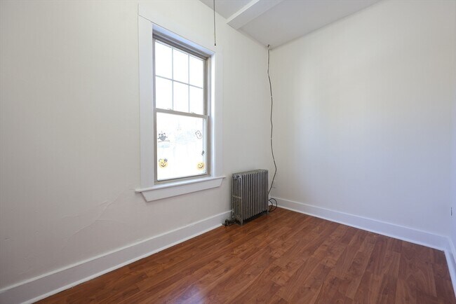 Building Photo - 31 June St