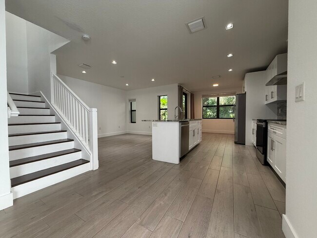 Building Photo - 329 Bella Sol Way