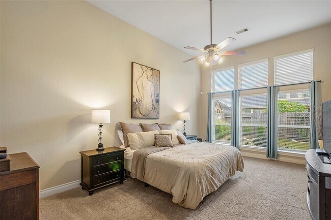 Building Photo - 27930 Colonial Point Dr