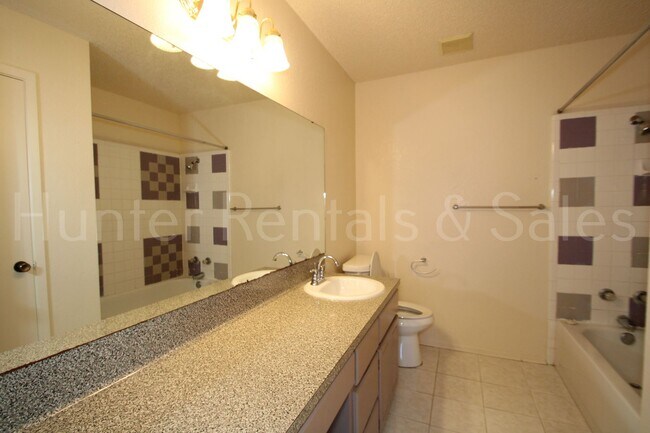 Building Photo - 2804 Derby Dr