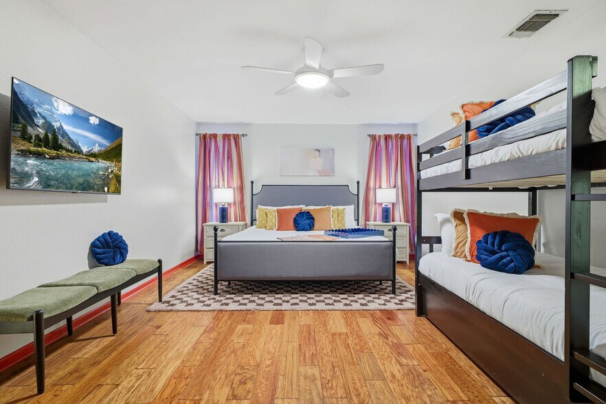 Building Photo - 310 Twisted Wood Dr