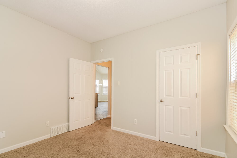 Building Photo - 8696 Eagle View Dr