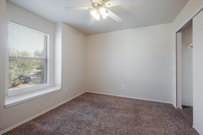 Building Photo - 102 Kenrock Ridge