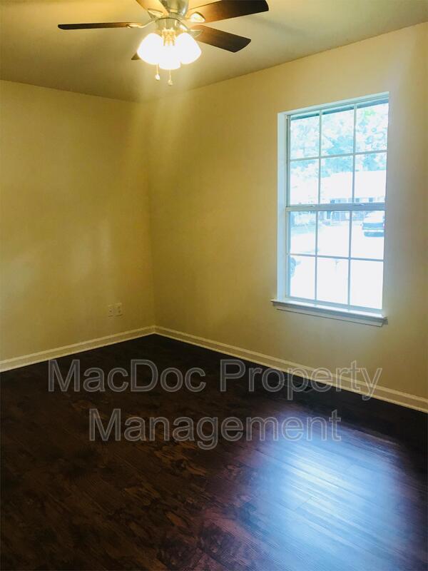 Building Photo - 10813 Heatherwood Dr