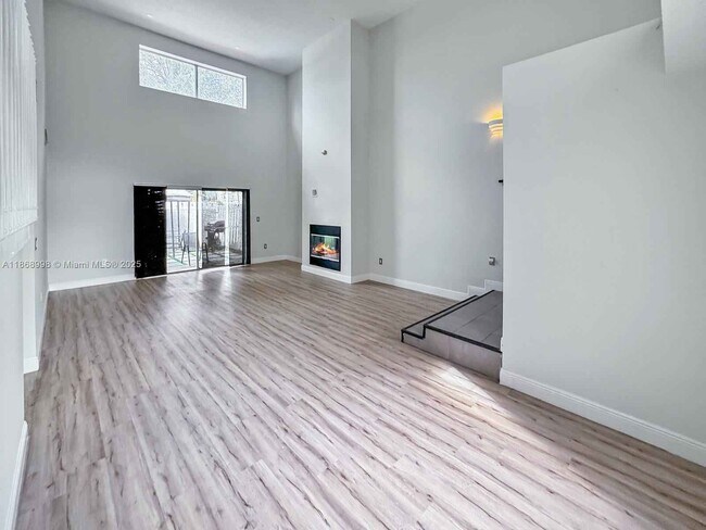 Building Photo - 1015 NW 125th Terrace