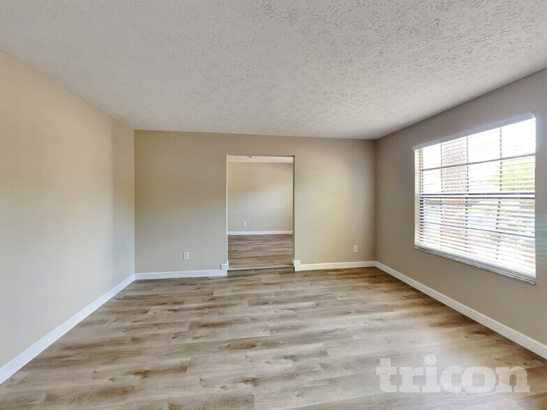 Building Photo - 23515 Shining Star Dr