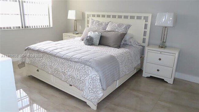 Building Photo - 5701 Collins Ave