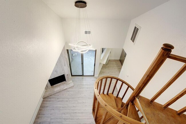 Building Photo - 2500 Burleson Rd