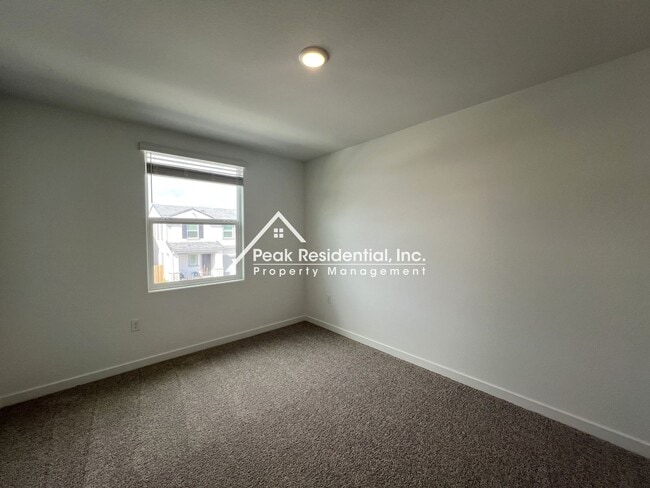 Building Photo - Newer Sacramento 4bd/2.5ba Home!